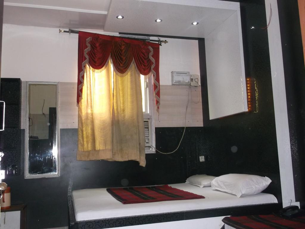 Hotel Abhineet Palace Jaipur Chambre photo
